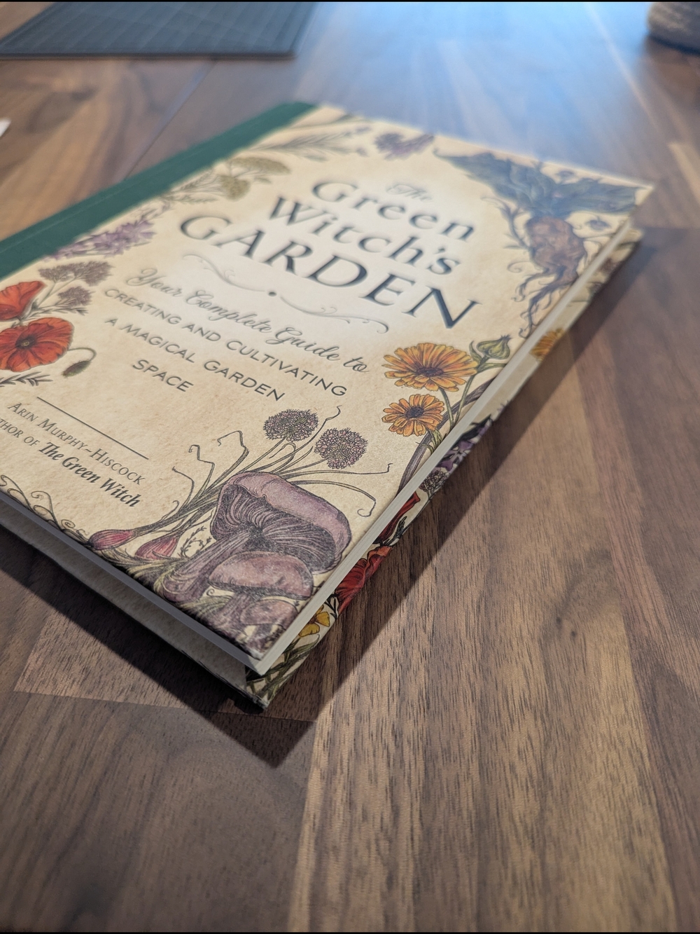 The Green Witch's Garden Hardcover Book - Beige & Green Botanical Cover - Picture 10 of 10